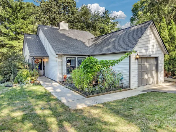 302 Oak Pl, Asheville, NC 28803