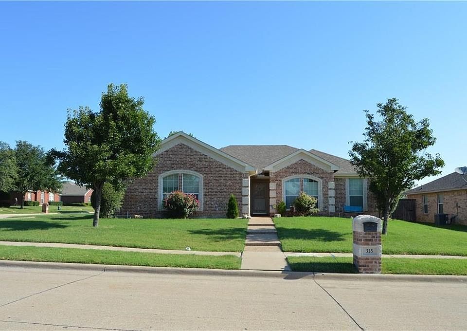 1st image of 315 Hacienda Dr