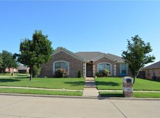 315 Hacienda Dr, Waxahachie, TX 75165