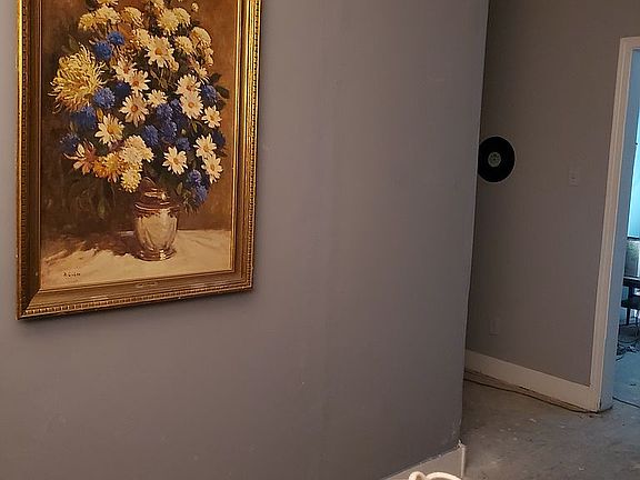 2nd image of 526 Lucy Ave