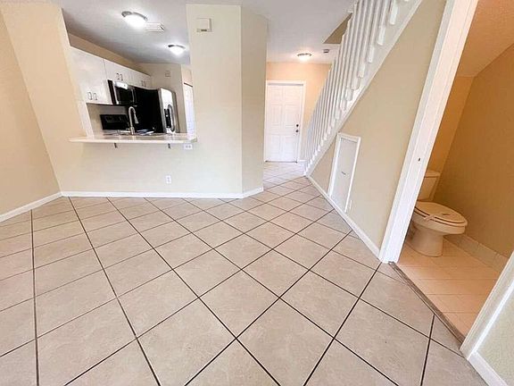 4th image of 861 Summit Lake Dr #861