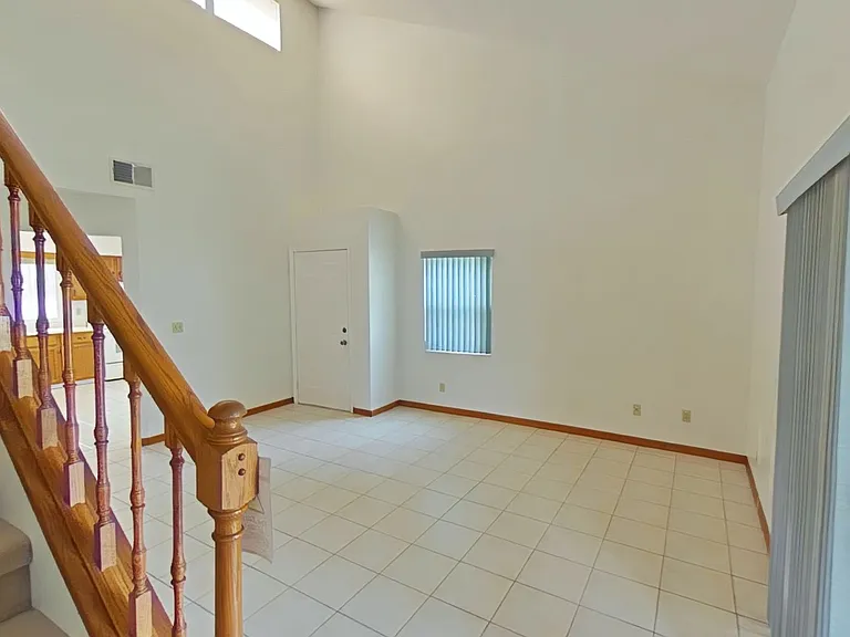 1423 Disston Ave — Photo 9