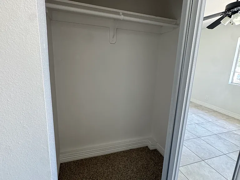 5766 Newcastle Ave — Photo 14