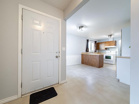 4th image of 3908 41st Ave NW