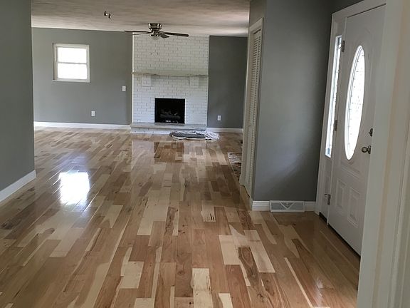 3rd image of 68 Airwood Dr