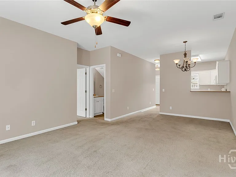 13 Cypress Ln — Photo 9