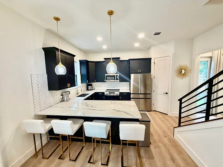 1722 N Olive St — Photo 21