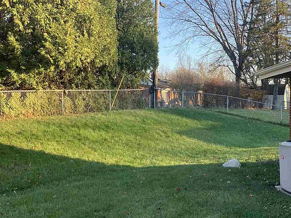 2nd image of 1717 Idlewild Dr