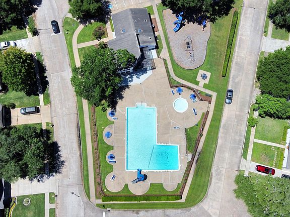 5th image of 2406 Duchess Way