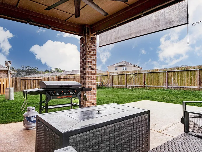 22127 Roxanne Field Ln — Photo 37