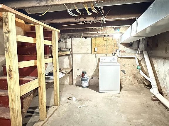 5th image of 406 Cherry St