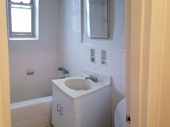 4th image of 1834 Caton Ave APT 6A
