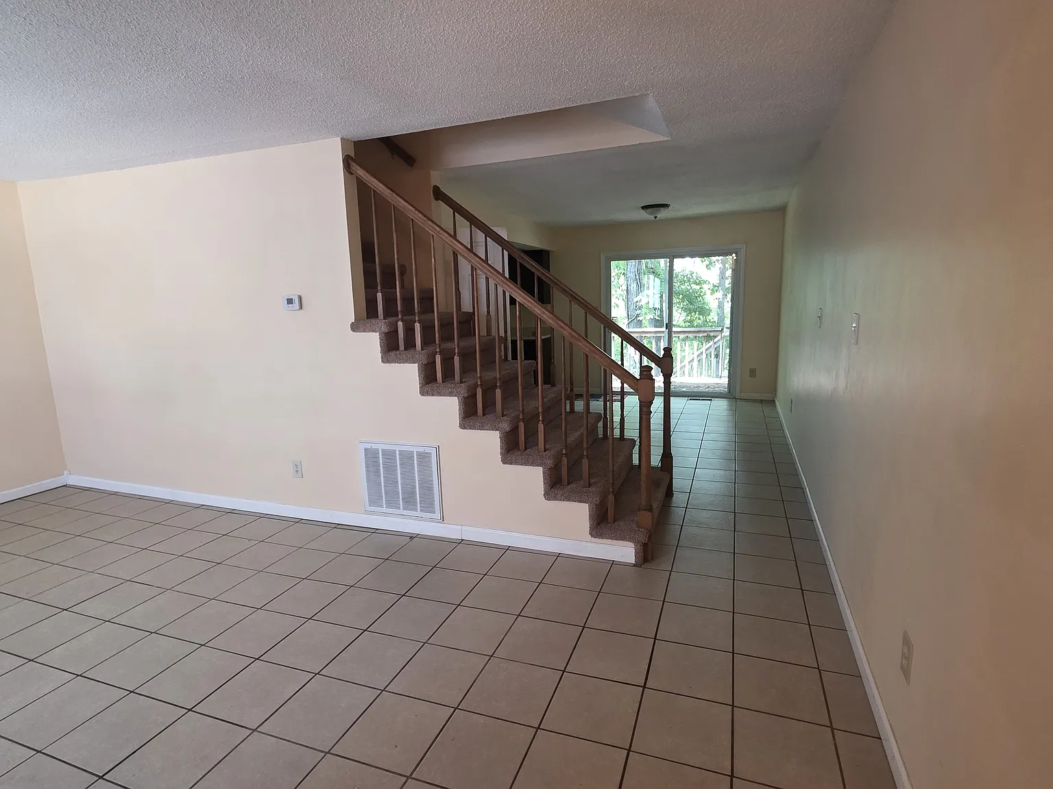 2 bed, 1.5 bath, 1200 sqft, $1,450 — Photo 2