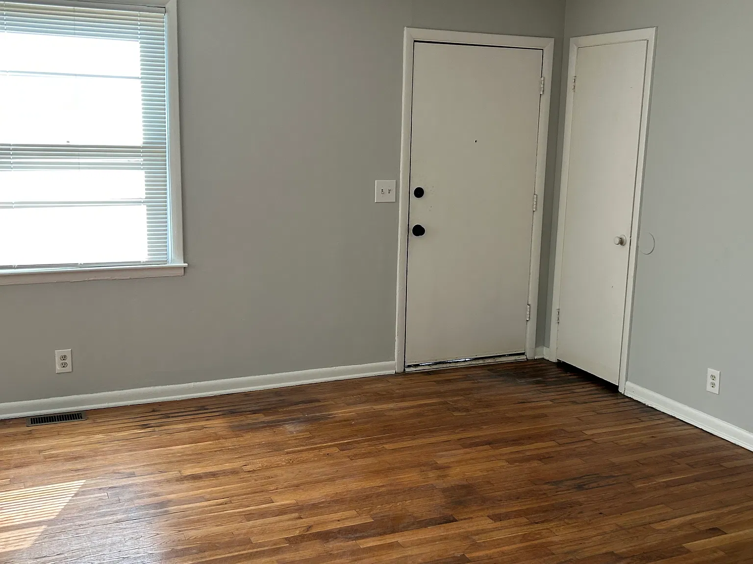 2 bed, 750 sqft, $1,800 — Photo 2