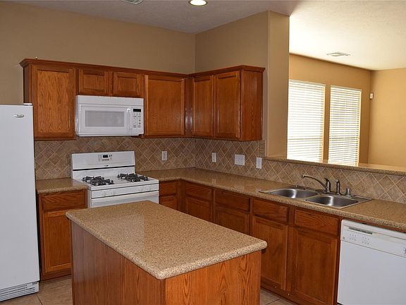 3rd image of 7506 Oakleigh Dr