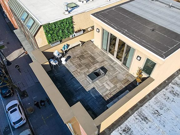 2nd image of 138 Essex St APT 3