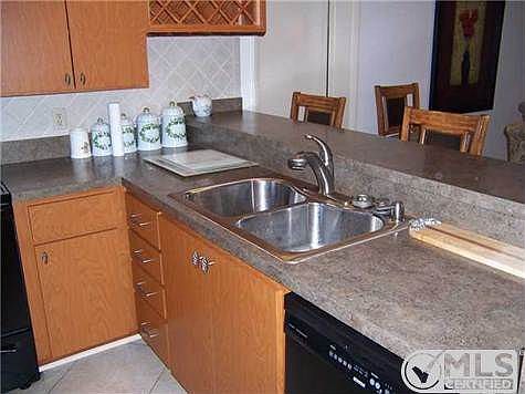 5th image of 701 Seafarer Cir APT 104