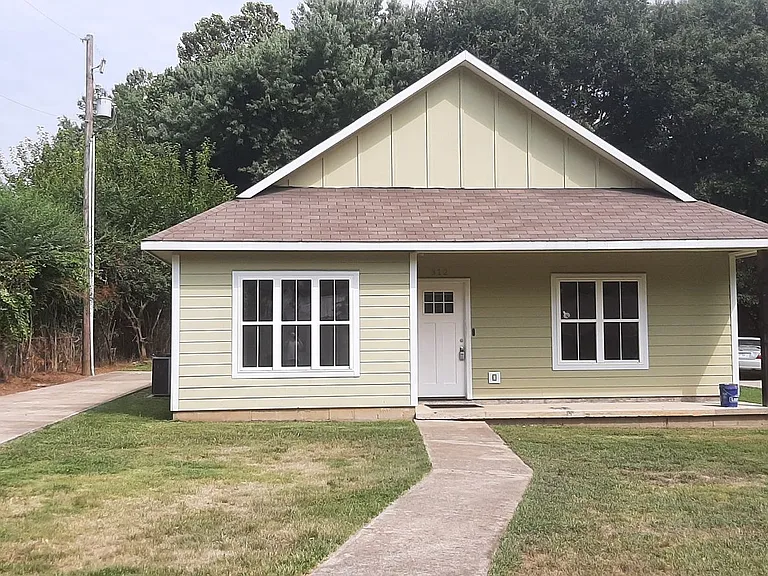 312 W Indiana St — Photo 1
