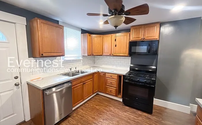 3 bed, 1.0 bath, 1092 sqft, $1,500 — Photo 4
