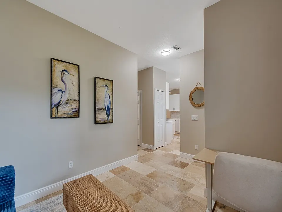 865 10th Dr