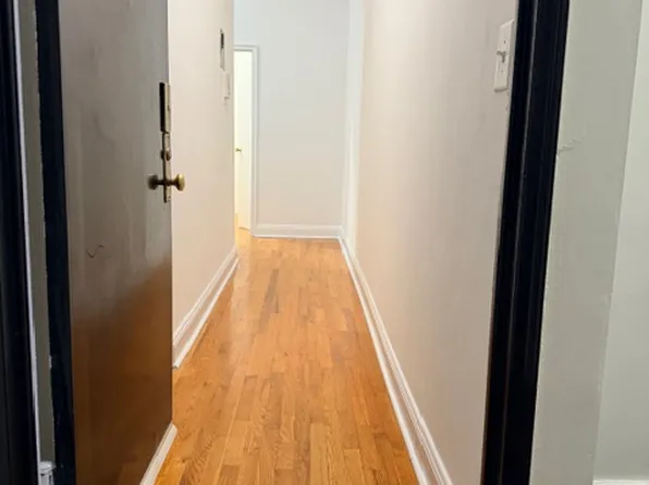 808 West End Avenue image 1 of 5