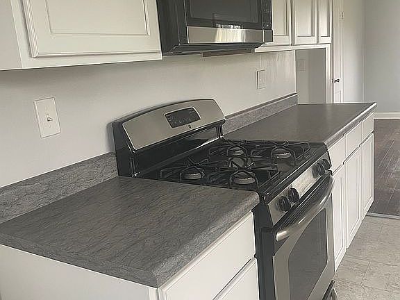 4th image of 72 Westminster Ave