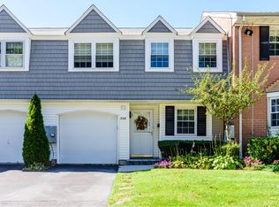 205 Palo Alto Dr #5, Plainview, NY 11803