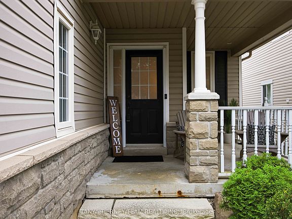 4th image of 17 Cody Ave