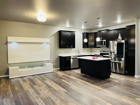 3rd image of 3011 Clinton Dr #C2