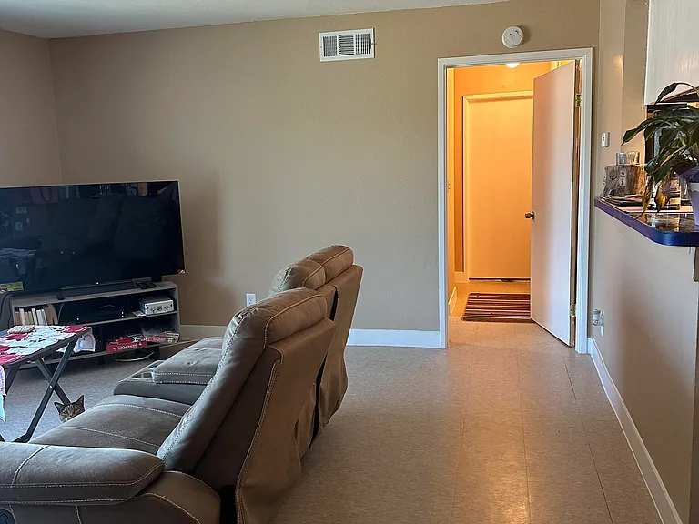 4110 Trevor Ln #C — Photo 14