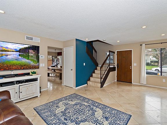 5th image of 9576 Karmont Ave