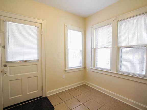 3rd image of 195 W Lakeview Ave