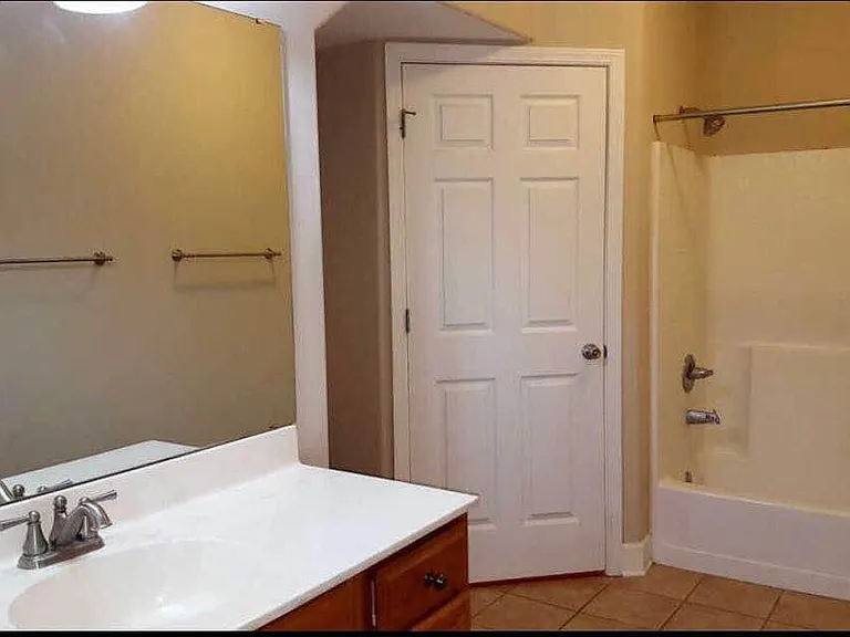 2213 Delta Ln — Photo 12
