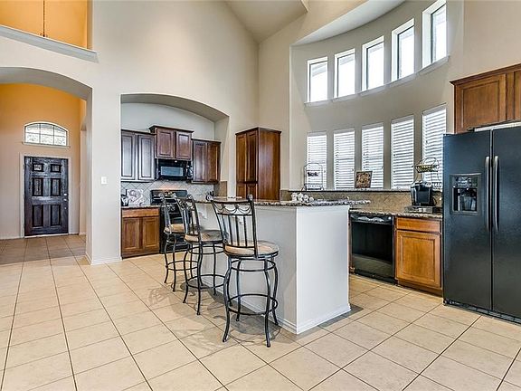 5th image of 8016 Laurel Oak Dr