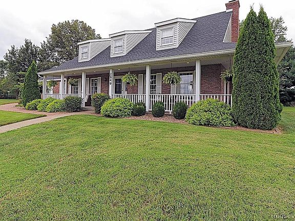 4th image of 2649 Saint Andrews Dr