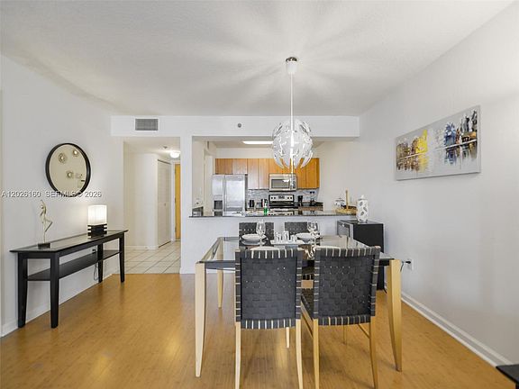 3rd image of 1200 Brickell Bay Dr APT 2119