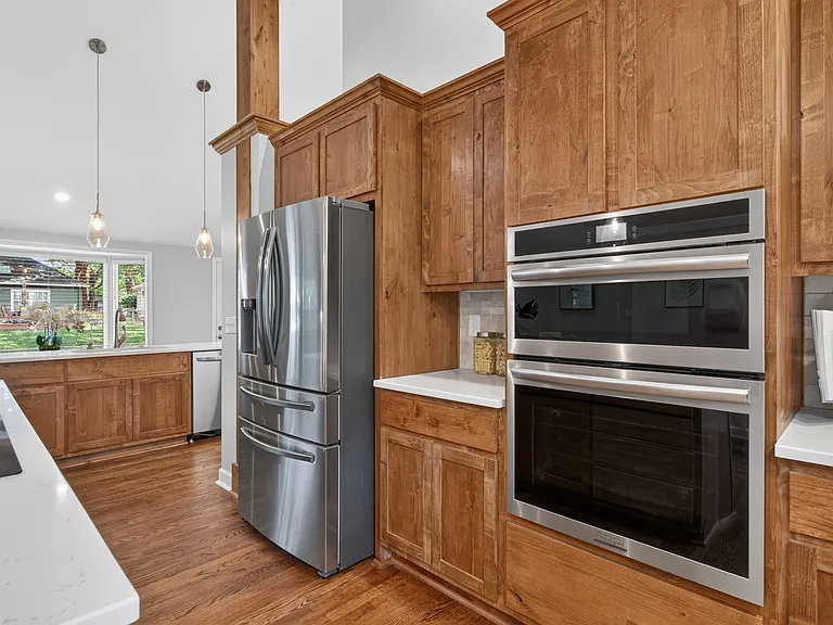 6232 Woodson Rd — Photo 23