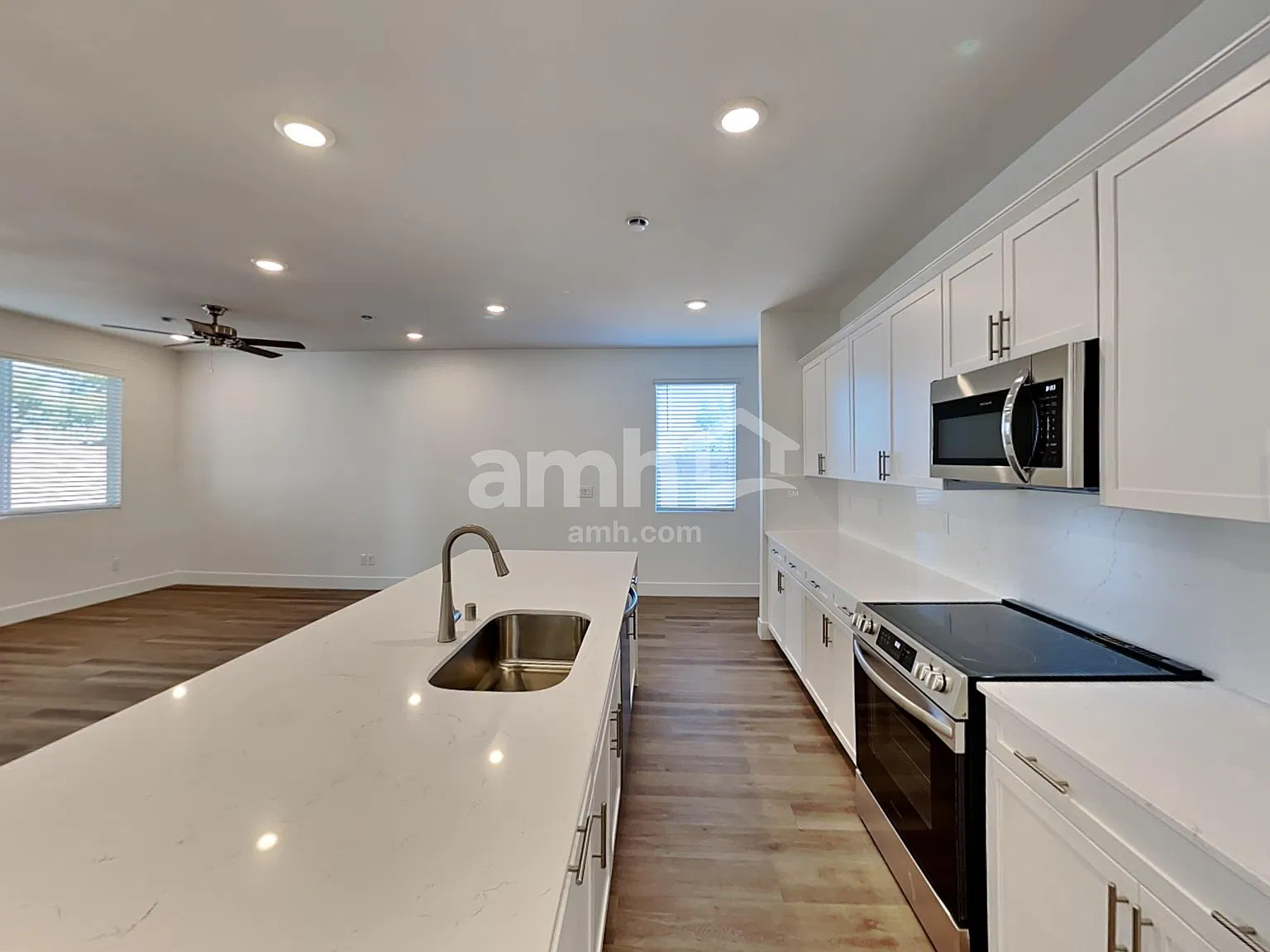 3 bed, 2.5 bath, 2040 sqft, $2,610 — Photo 3