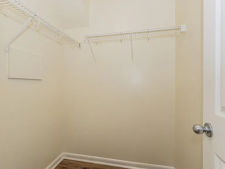 8138 Sanders Glen Ln — Photo 11