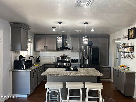 3rd image of 2902 N 51 Drive