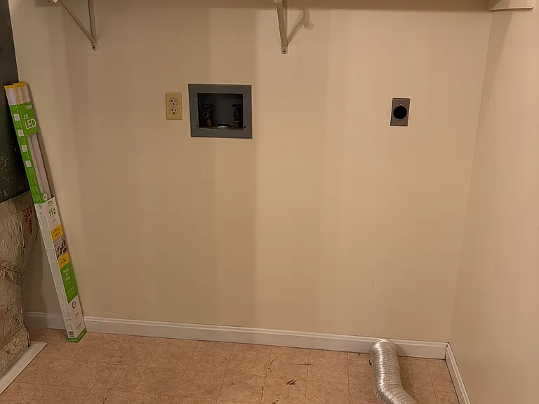 2572 Benson Dr — Photo 19