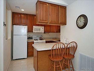 2nd image of 144 Morley Cir