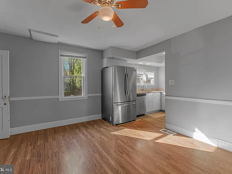 4517 Woodlea Ave — Photo 7