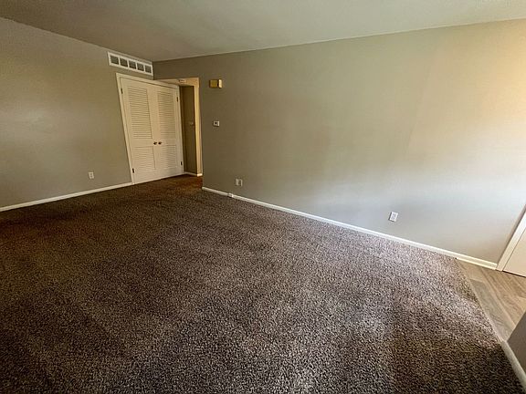 4th image of 5618 N Strathbury Dr