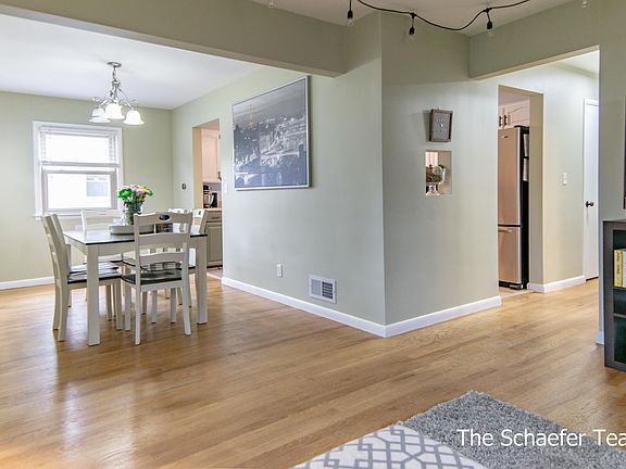 4th image of 1659 Fremont Ave NW