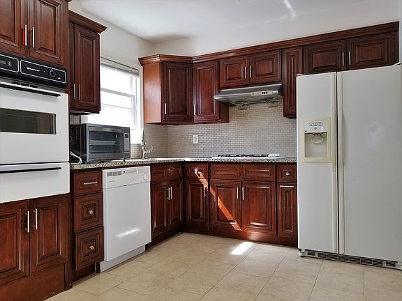 4th image of 16945 26th Ave #2F