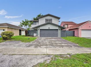 7859 NW 50th St, Lauderhill, FL 33351