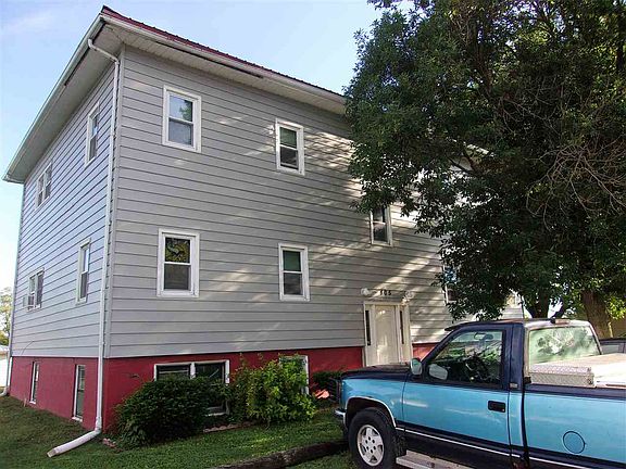 5th image of 405 W Plum St