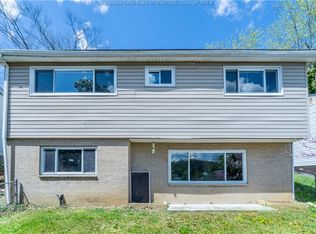 833 Scenic Dr, Charleston, WV 25311