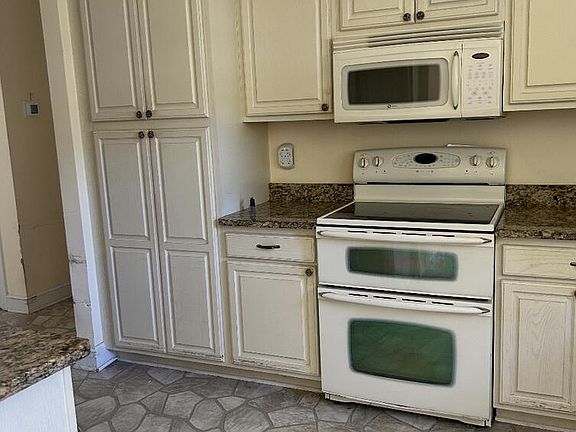 2nd image of 422 Long View Cir